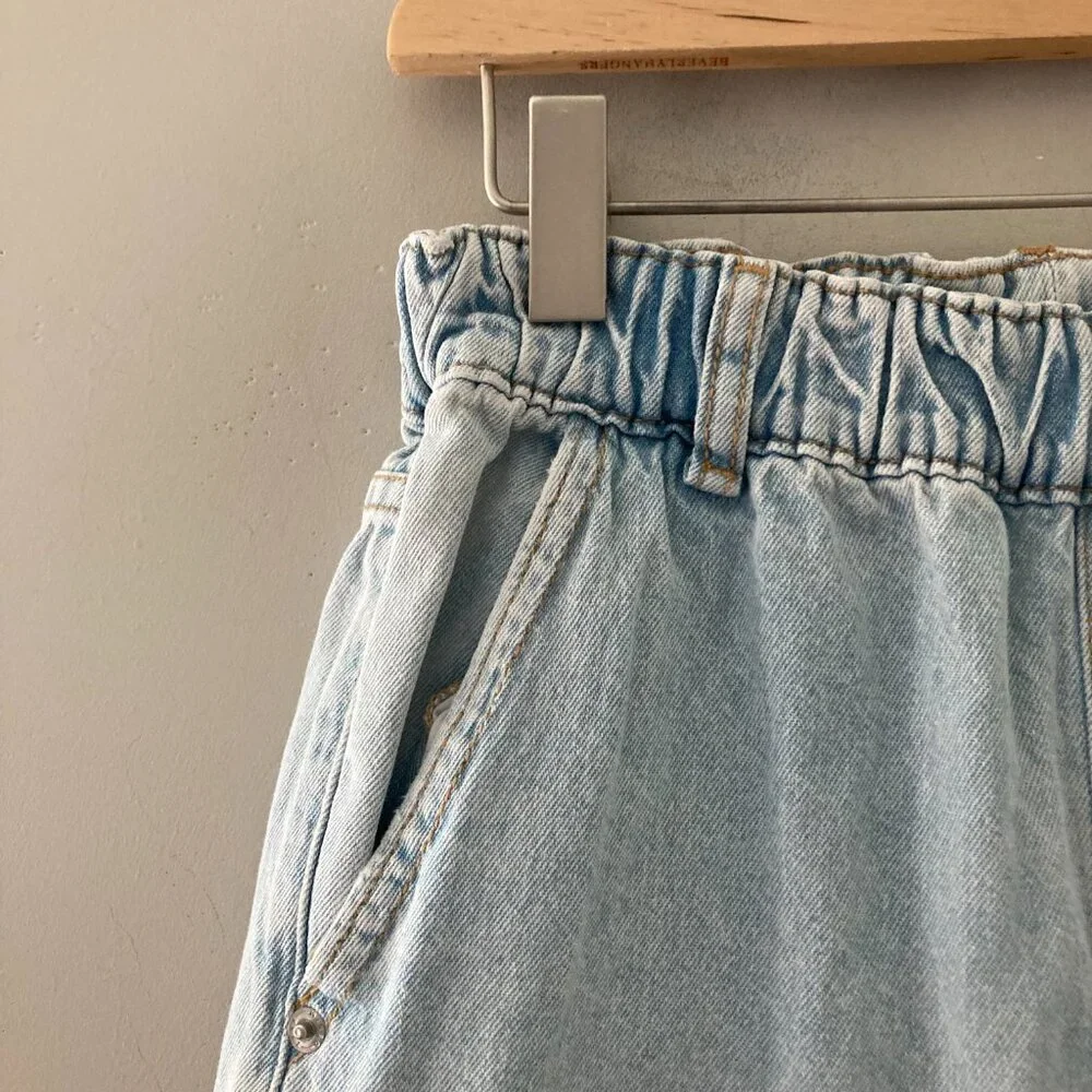 Zara follow us